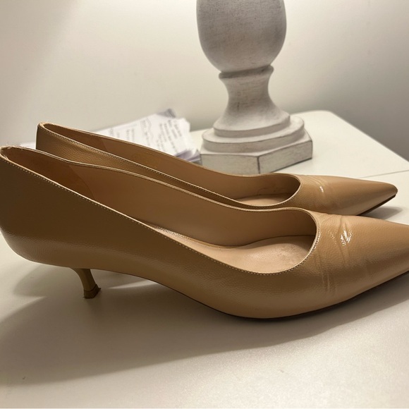 Stuart Kitten Pump - Picture 3 of 6